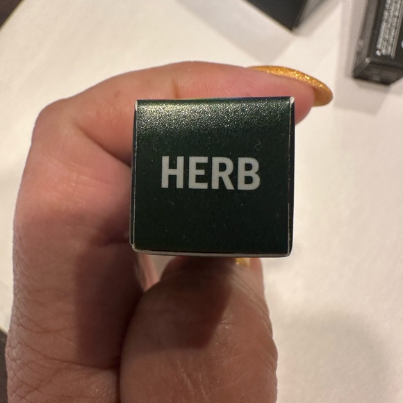 MAVEN Beauty waterproof liquid eyeliner new in box color: Herb - Picture 5 of 8